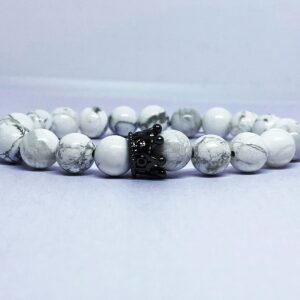 Howlit ásvány karkötő koronával díszítve - Image 1